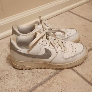Nike Women's White Air Force 1 Sneakers w/ Silver Swoosh Size 8
